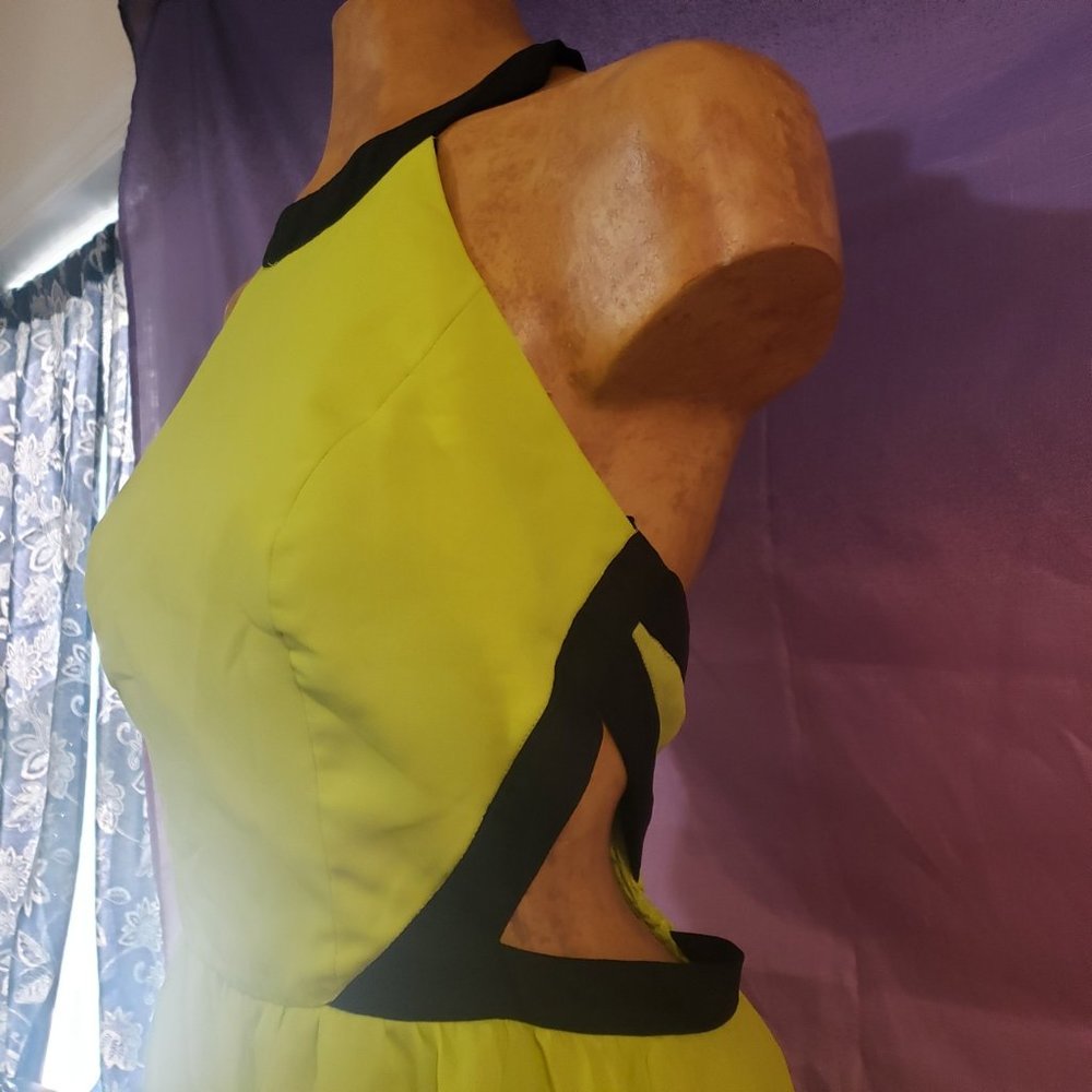Neon Green & Black Rampage Dress - Picture 2 of 4